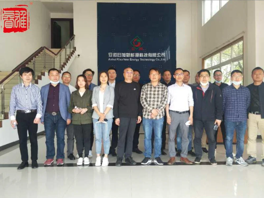 Chụp ảnh chung tại nhà máy trong chuyến thăm lẫn nhau 3